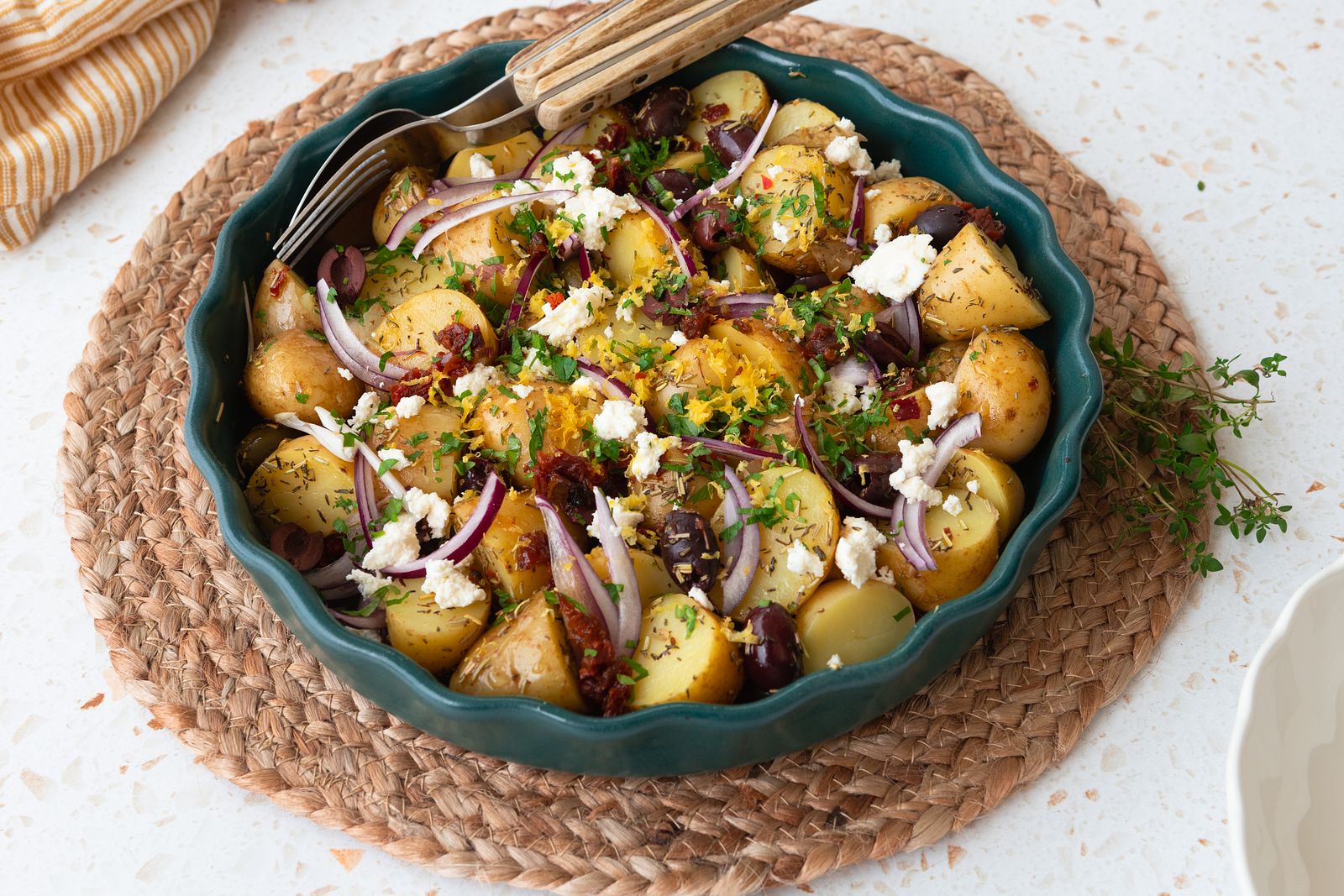 Lun potetsalat med greske smaker