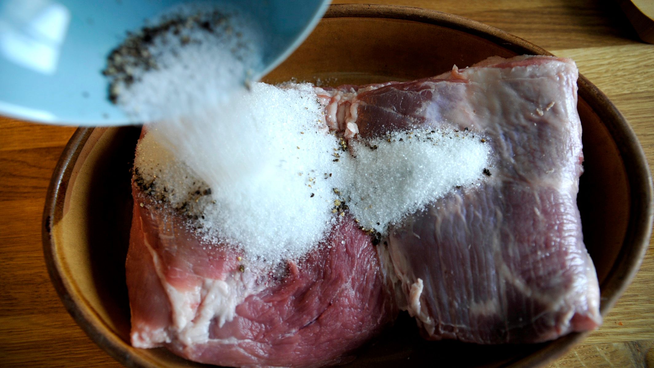 Sandwich med asiatisk ribbe – Nydelig julelunsj | Oppskrift