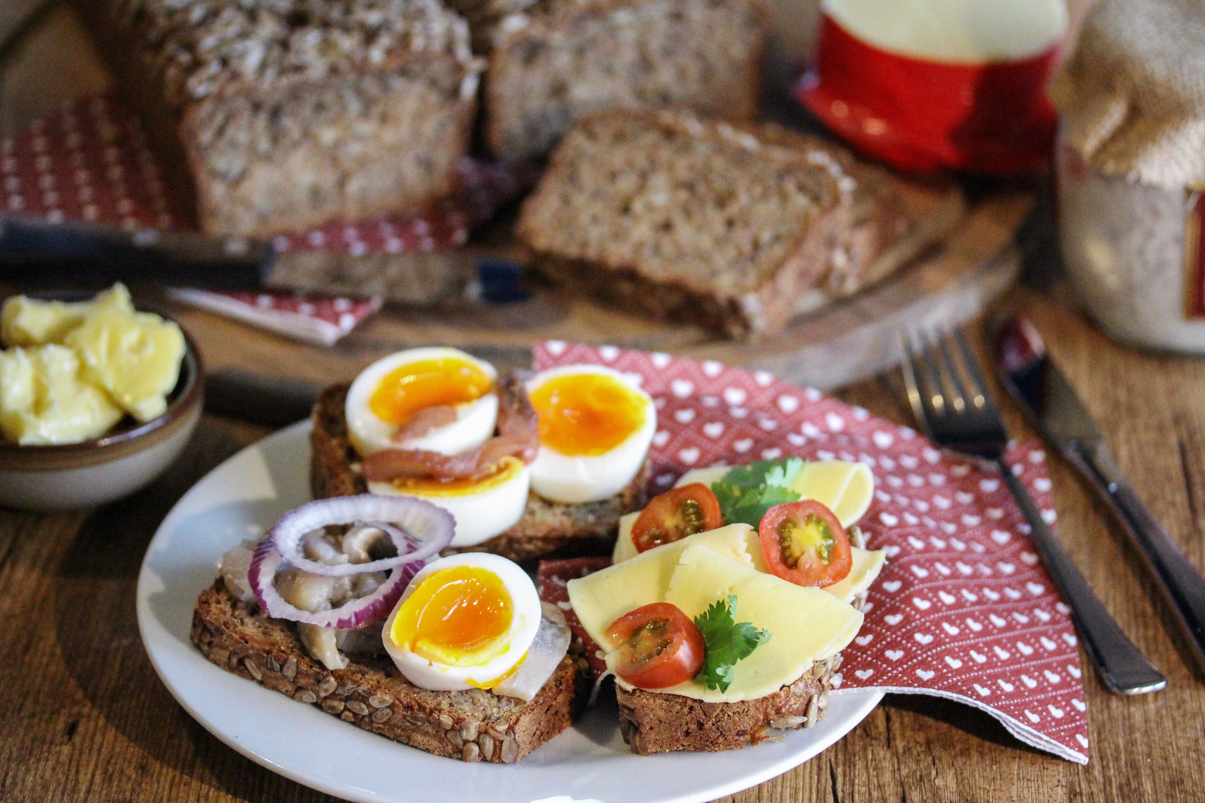 Rugbrød - Saftig hjemmebakst til frokosten | Oppskrift