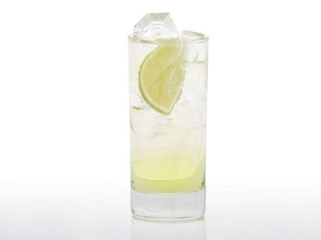 Lynchburg Lemonade i høyt, gjennomsiktig glass