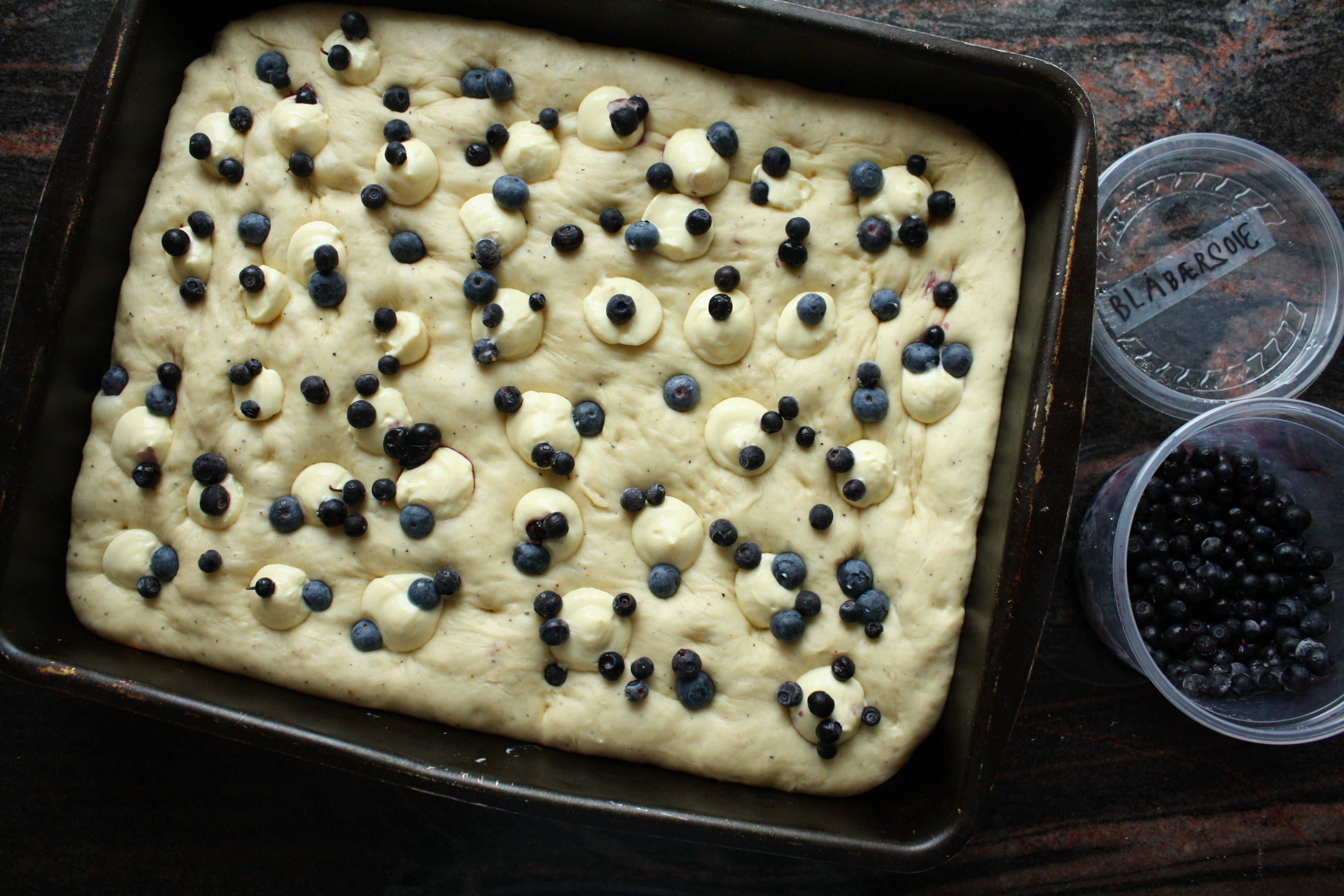 Bollefocaccia med bær | Oppskrift